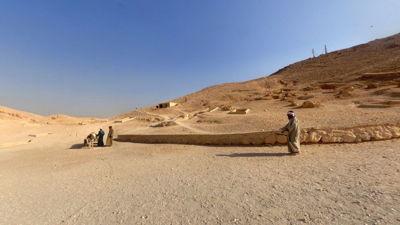 140_00000_002a_Valley-of-the-Queens