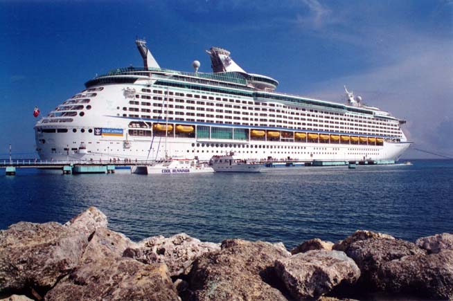 20020904-01-ShipAtJamacia