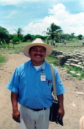20020906-07-TulumGuide