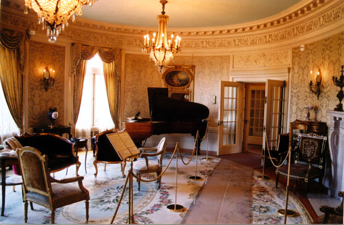 02-Pittock Oval Room